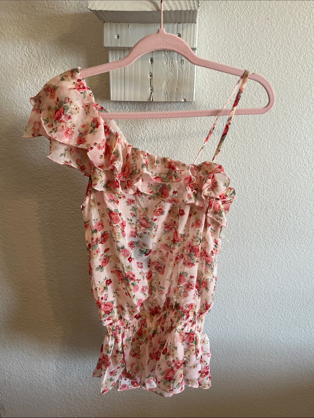 NWT TCEC Floral One-Shoulder Ruffle blouse